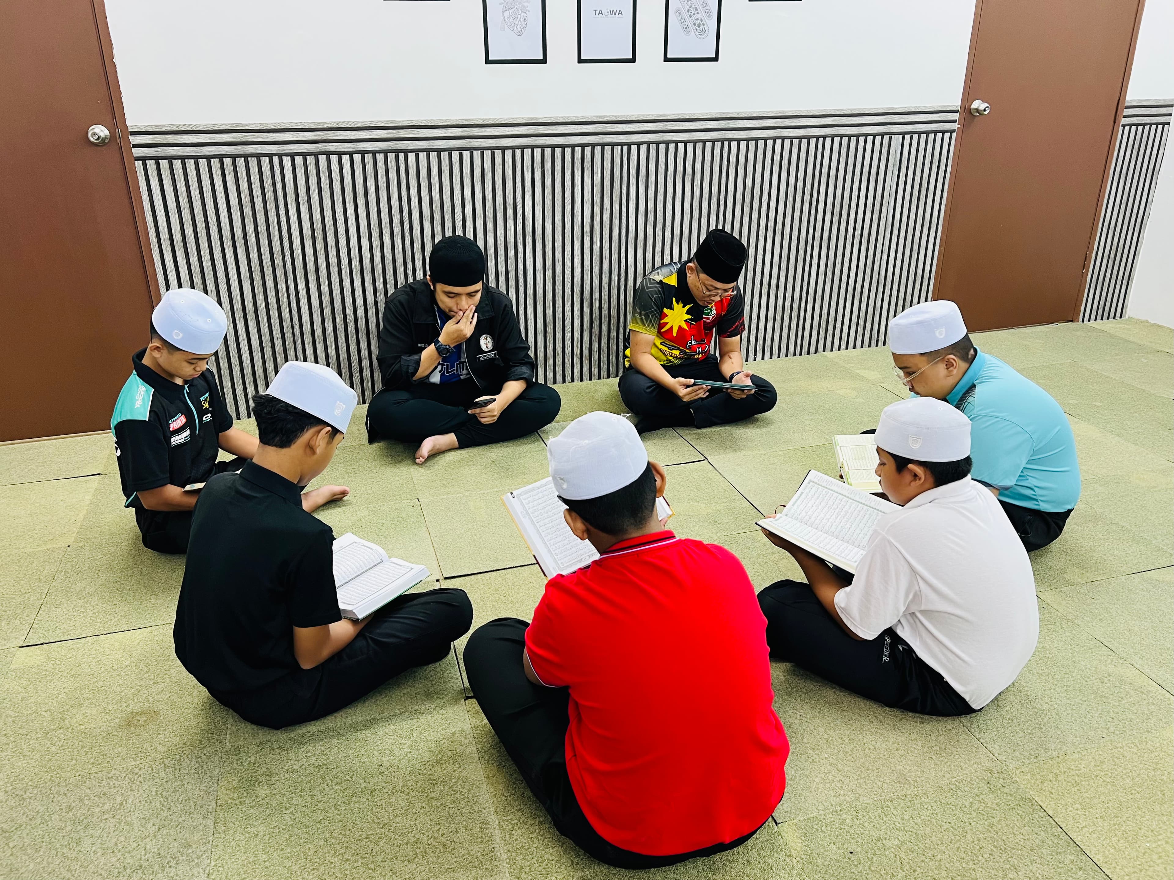 TADARUS AL-QURAN — gambar 12