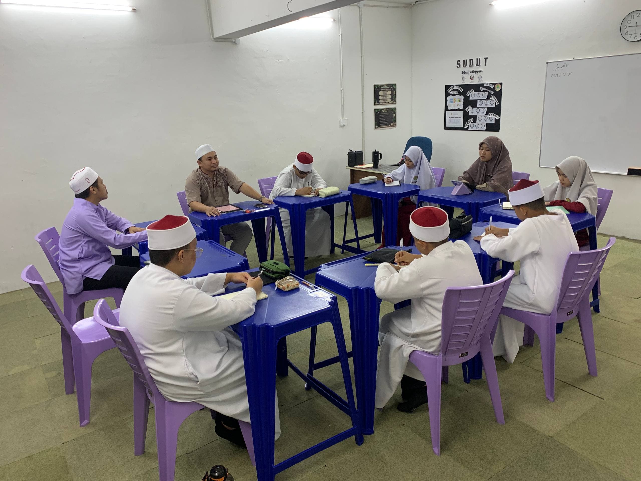 Usrah pelajar dan guru SMITI